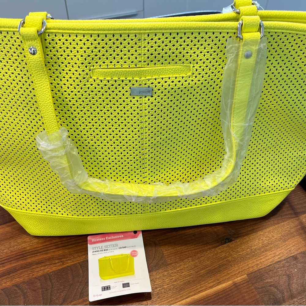 Thirty-One “Style Setter” by Jewel